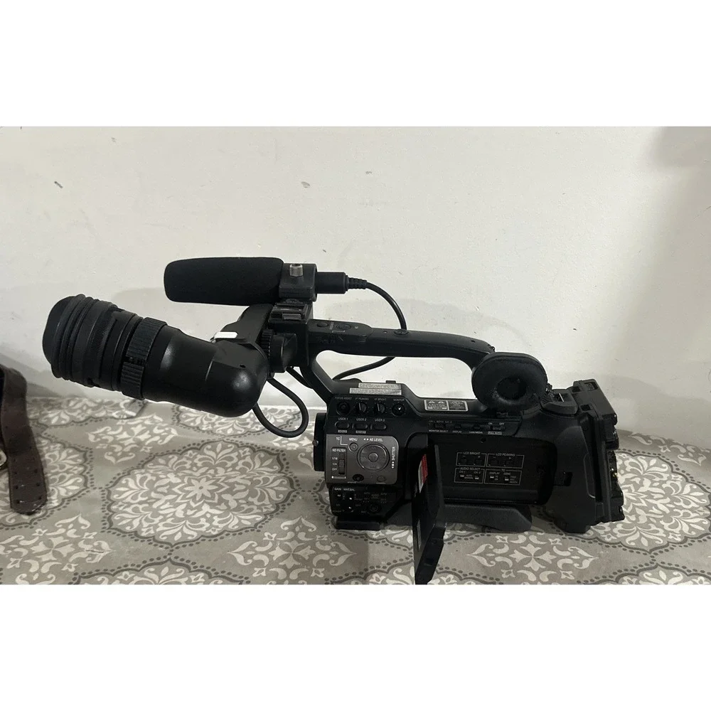 JVC GY-HM750U Camcorder Body Pro HD Solid State HM750 Camera w/ Canon